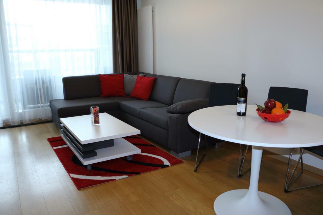 Panorama City Apartment With Free Parking บราติสลาวา ภายนอก รูปภาพ