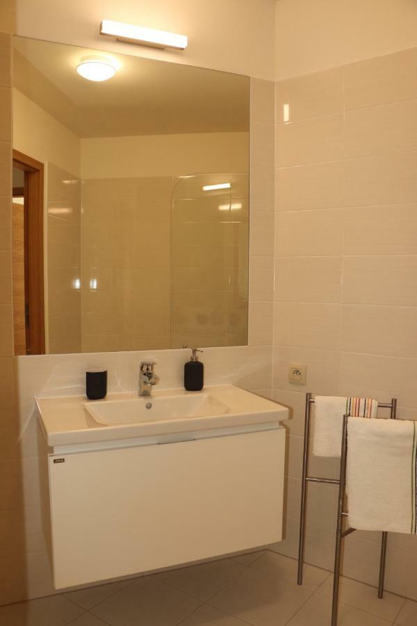 Panorama City Apartment With Free Parking บราติสลาวา ภายนอก รูปภาพ